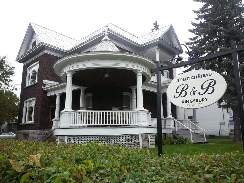 Le Petit Chateau Montebello B&B Exteriér fotografie