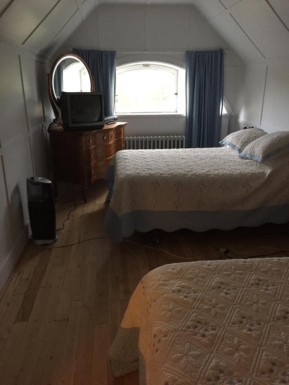 Le Petit Chateau Montebello B&B Pokoj fotografie