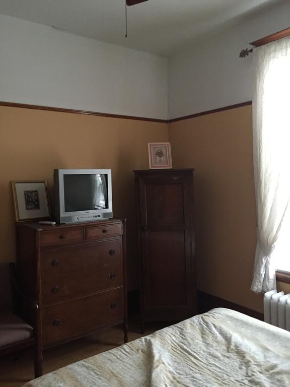 Le Petit Chateau Montebello B&B Pokoj fotografie