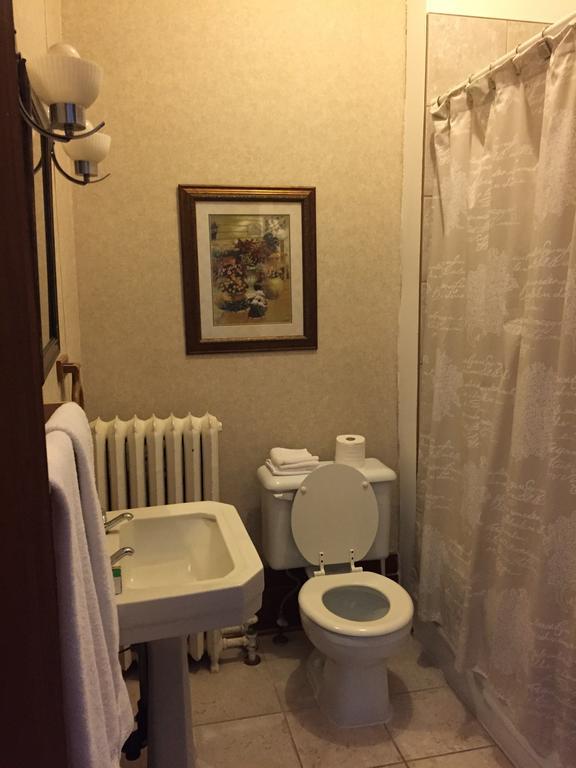 Le Petit Chateau Montebello B&B Pokoj fotografie