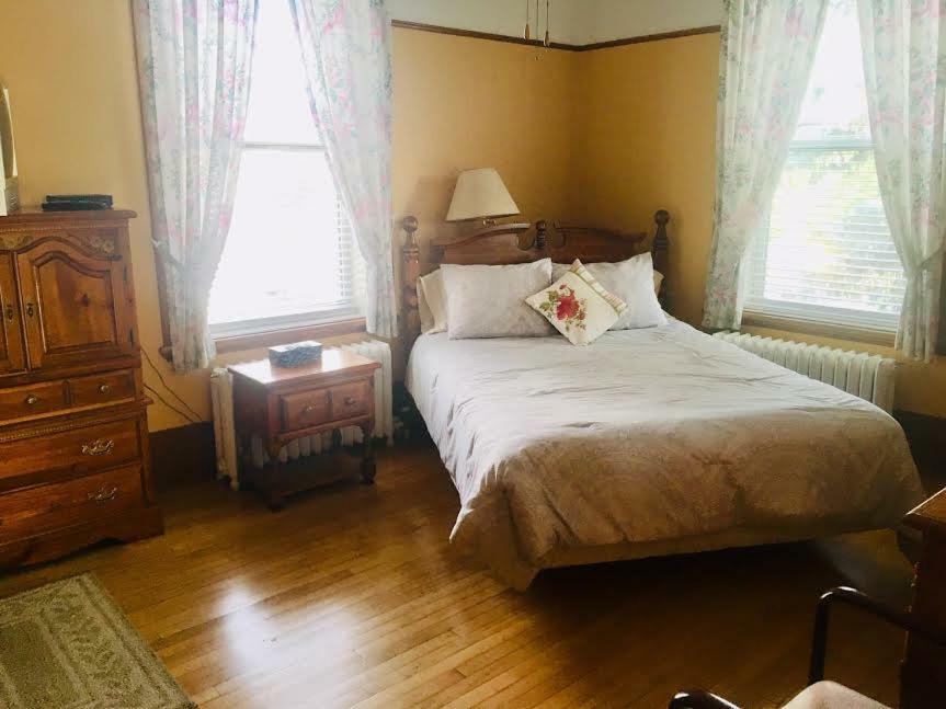 Le Petit Chateau Montebello B&B Exteriér fotografie